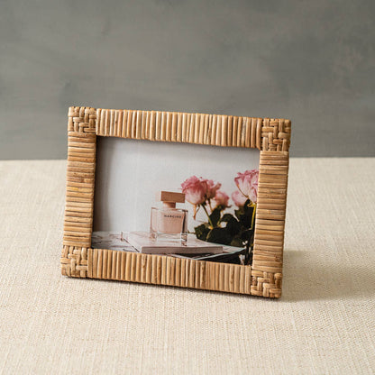 India Handicrafts Inc 5x7 Woven Rattan Picture Frame