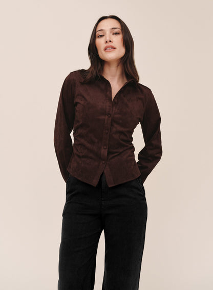 Bella Dahl Fitted Button Down in Dark Roast